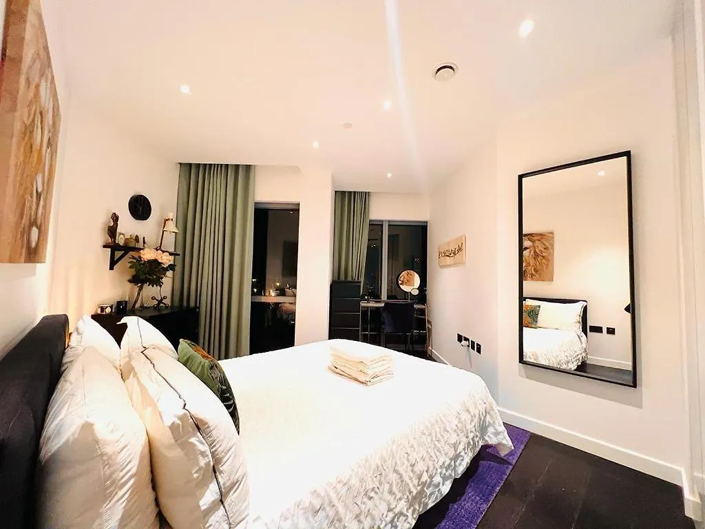 O2 Arena Beautiful 2Bedroom Apartment Лондон Великобритания